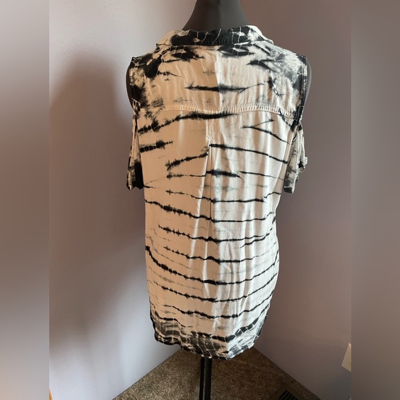 Rock and Republic Tie Dye Button Down Blouse - Picture 3 of 4